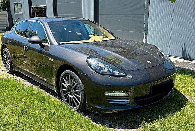 Grau Gebraucht 2011 Porsche Panamera 4S Limousine | 23.500 € (Superpreis) - Bild 1/4