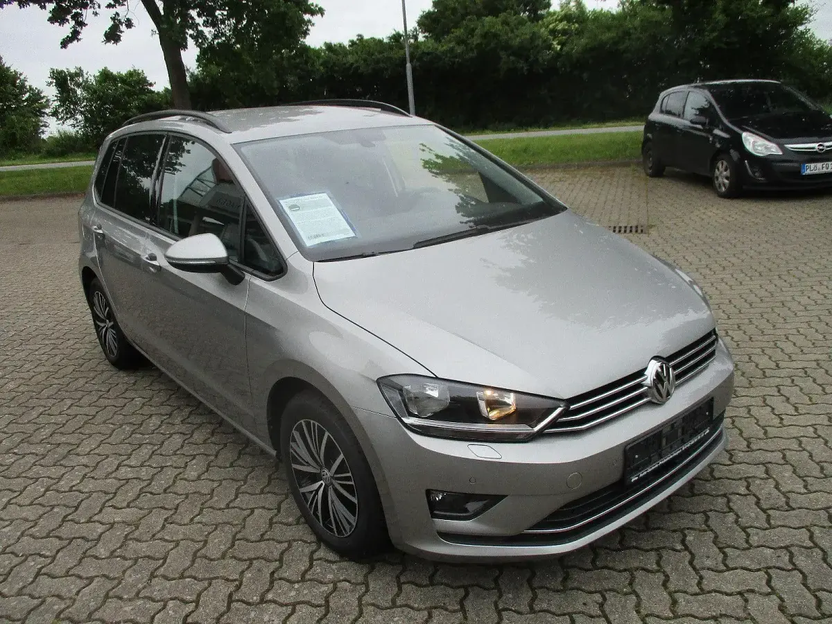 Gebraucht VW Golf Sportsvan 110 PS (80 kW) 2016 Silber Van / Kleinbus