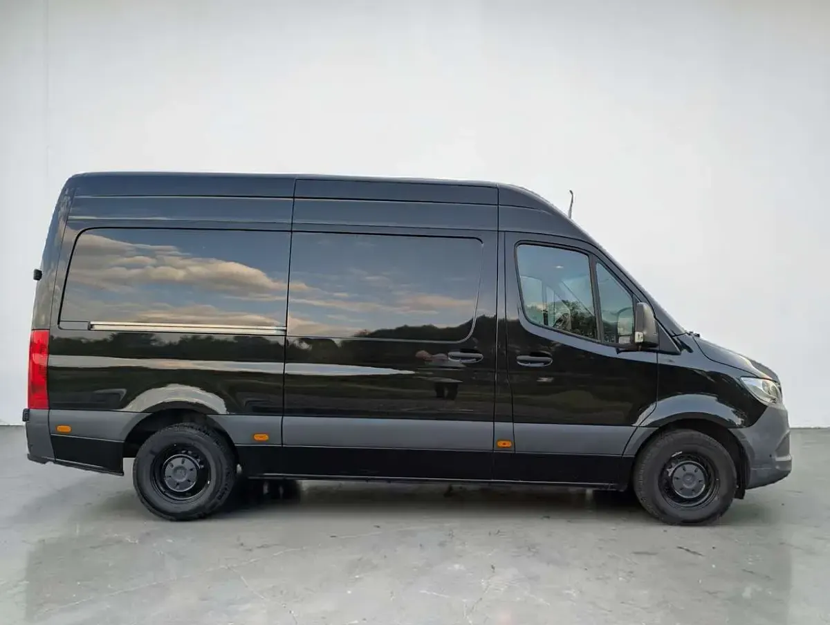 Gebraucht Mercedes Sprinter 163 PS (119 kW) 2020 Obsidianschwarz metallic Van