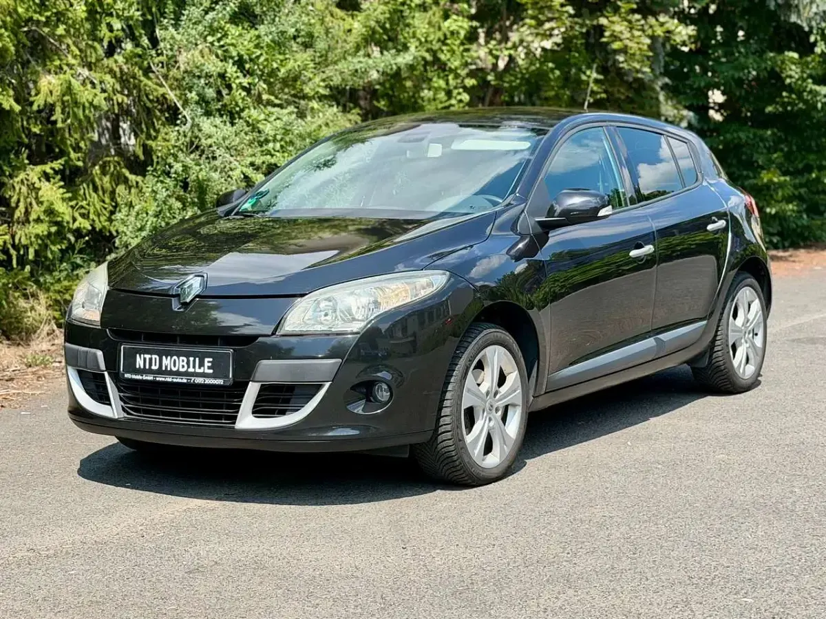 Gebraucht Renault Mégane Dynamique 110 PS (80 kW) 2009 Perlmuttschwarz Kleinwagen