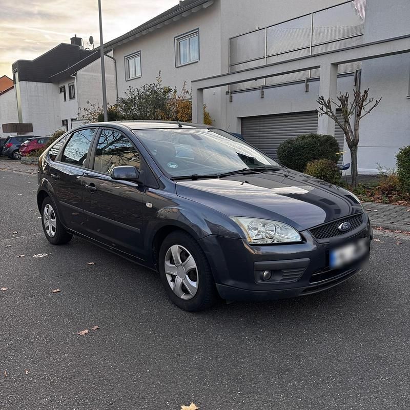 Usata Ford Focus 101 CV (74 kW) 2006 Grigio Utilitaria