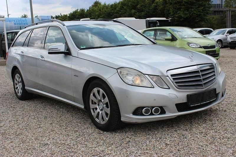 Silber Gebraucht 2010 Mercedes E220 Kombi | 6.990 € (Guter Preis) - Bild 1/4