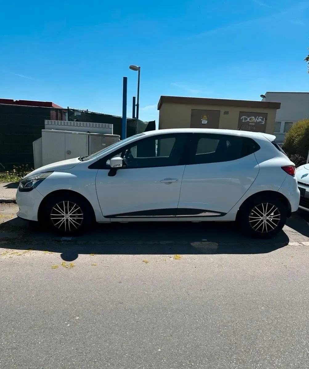 Gebraucht Renault Clio 73 PS (53 kW) 2015 Weiß Kleinwagen