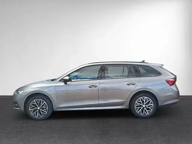 Gebraucht Skoda Octavia Clever 150 PS (110 kW) 2023 Kombi