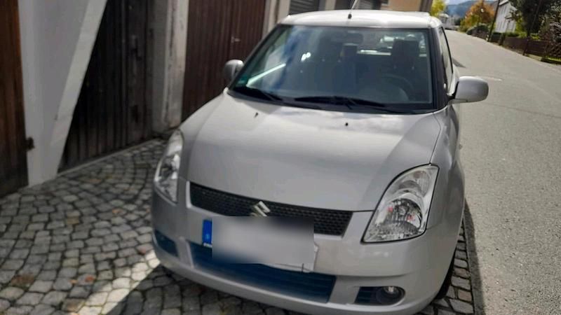 Silber Gebraucht 2006 Suzuki Swift Kleinwagen | 6.000 € (Etwas zu teuer) - Bild 1/4