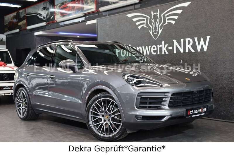 Grau Gebraucht 2020 Porsche Cayenne S E-Hybrid Sport SUV | 46.970 € - Bild 1/4