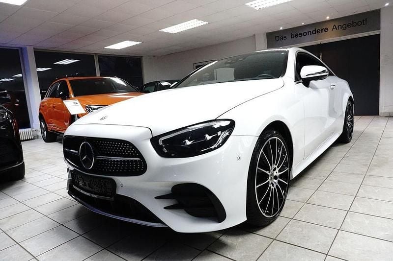 Gebraucht Mercedes E400 AMG 330 PS (242 kW) 2022 Weiß Coupé