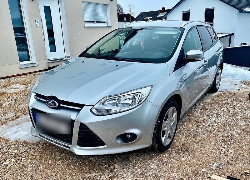 Gebraucht Ford Focus Titanium 125 PS (91 kW) 2011 Silber Kombi
