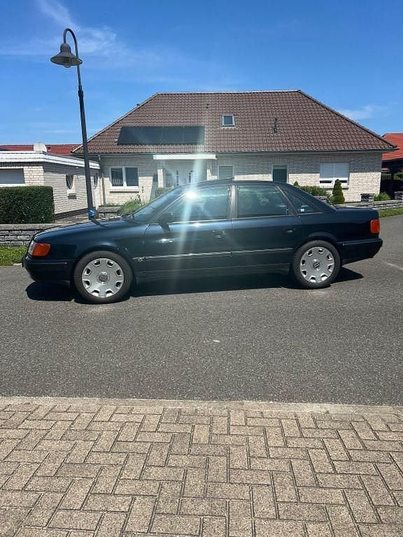 Blau Gebraucht 1993 Audi 100 Limousine | 12.500 € - Bild 1/4
