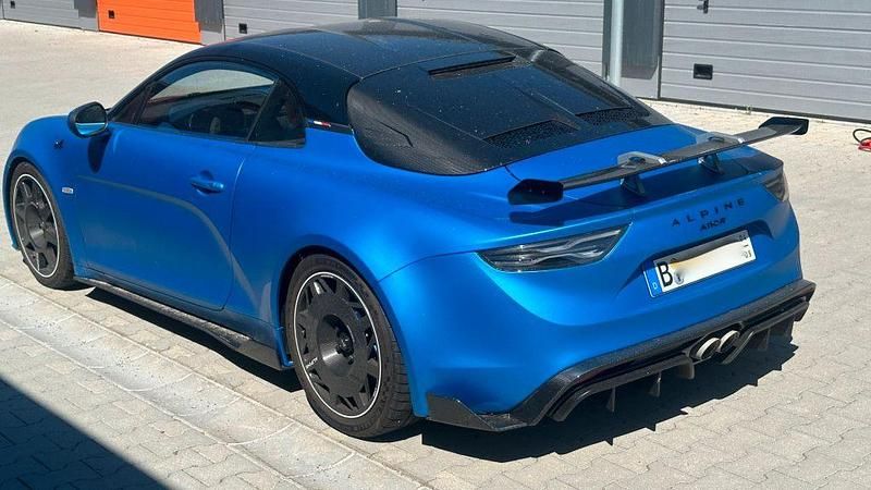 Blau Neu 2024 Alpine A110 Coupé | 109.900 € - Bild 1/4