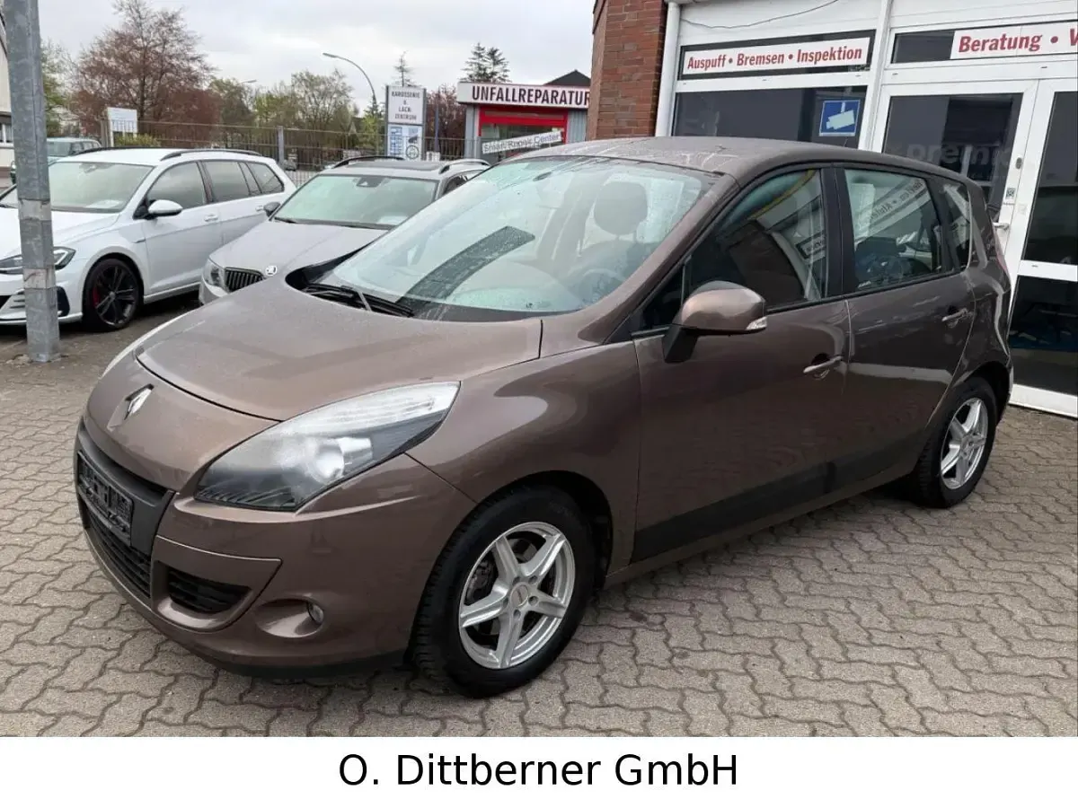 Gebraucht Renault Scénic III Expression 110 PS (80 kW) 2009 Braun Kombi