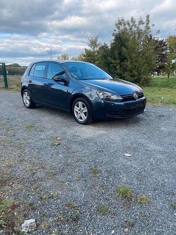 Blau Gebraucht 2009 VW Golf VI Kleinwagen | 8.100 € (Etwas zu teuer) - Bild 1/4