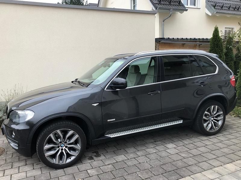 Gebraucht BMW X5 235 PS (172 kW) 2010 Grau SUV