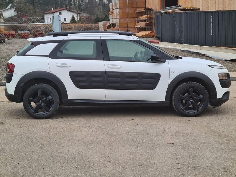 Gebraucht Citroën C4 Feel 82 PS (60 kW) 2015 Weiß Limousine