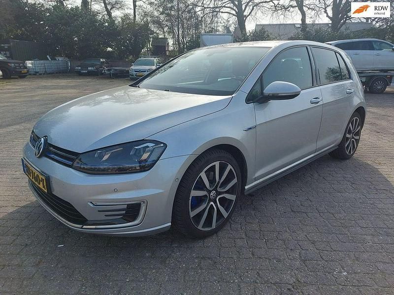 Gebraucht VW Golf VII GTE 150 PS (110 kW) 2015 Grau Limousine