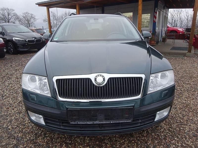 Gebraucht Skoda Octavia Ambiente 160 PS (117 kW) 2008 Grün Kombi