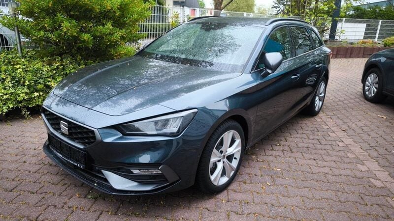 Grau Neu 2025 Seat Leon FR Limousine | 28.660 € (Guter Preis) - Bild 1/4
