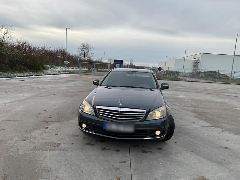 Grau Gebraucht 2007 Mercedes C220 Limousine | 4.500 € (Fairer Preis) - Bild 1/4
