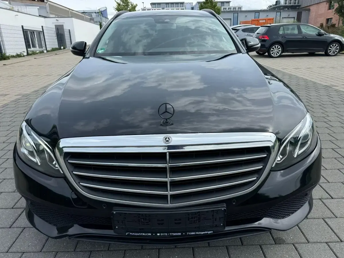 Gebraucht Mercedes E220 194 PS (142 kW) 2018 Schwarz Kombi