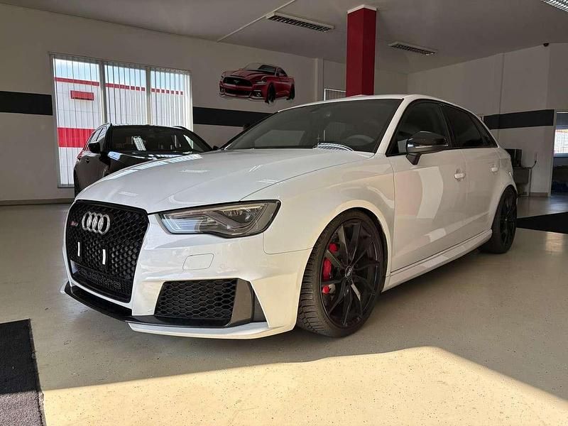 Weiß Gebraucht 2015 Audi RS3 Sport Kleinwagen | 28.450 € (Fairer Preis) - Bild 1/4
