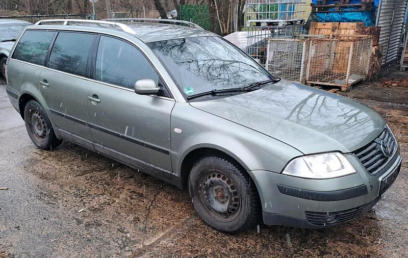 Gebraucht VW Passat 131 PS (96 kW) 2003 Grün Kombi