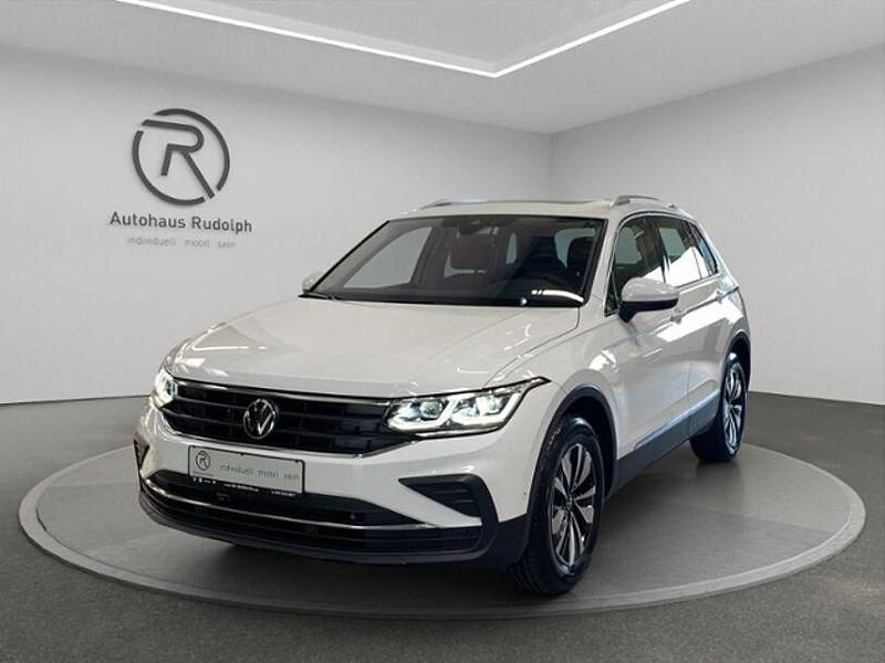 Gebraucht VW Tiguan Move 150 PS (110 kW) 2023 Pure white SUV