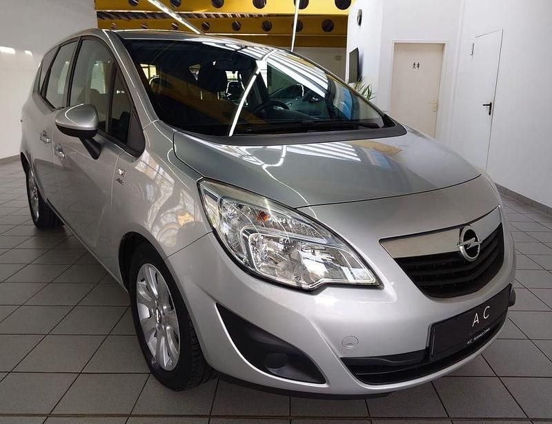 Używany Opel Meriva Active 120 KM (88 kW) 2013 Srebrny Minivan