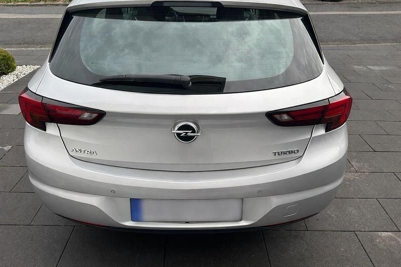 Gebraucht Opel Astra Dynamic 125 PS (91 kW) 2017 Silber Limousine
