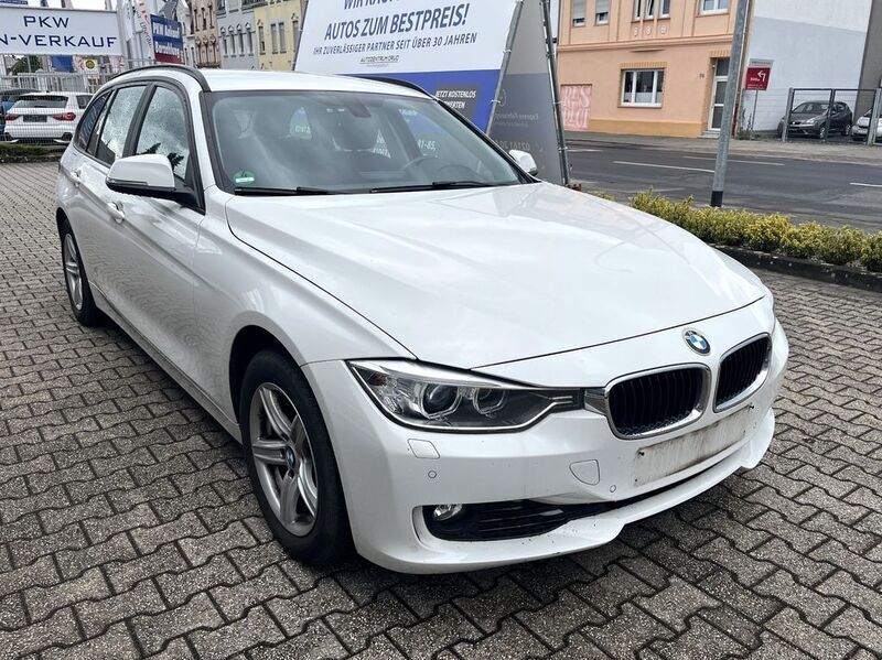 Weiß Gebraucht 2014 BMW 316 Kombi | 7.980 € (Guter Preis) - Bild 1/3
