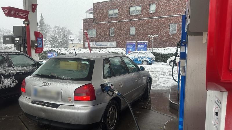 Brugt Audi A3 106 HK (77 kW) 2000 Grå Hatchback