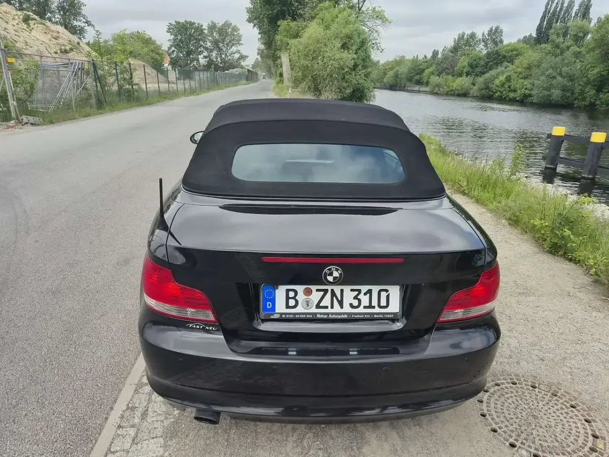 Gebraucht BMW 120 Cabriolet 177 PS (130 kW) 2011 Schwarz Cabrio
