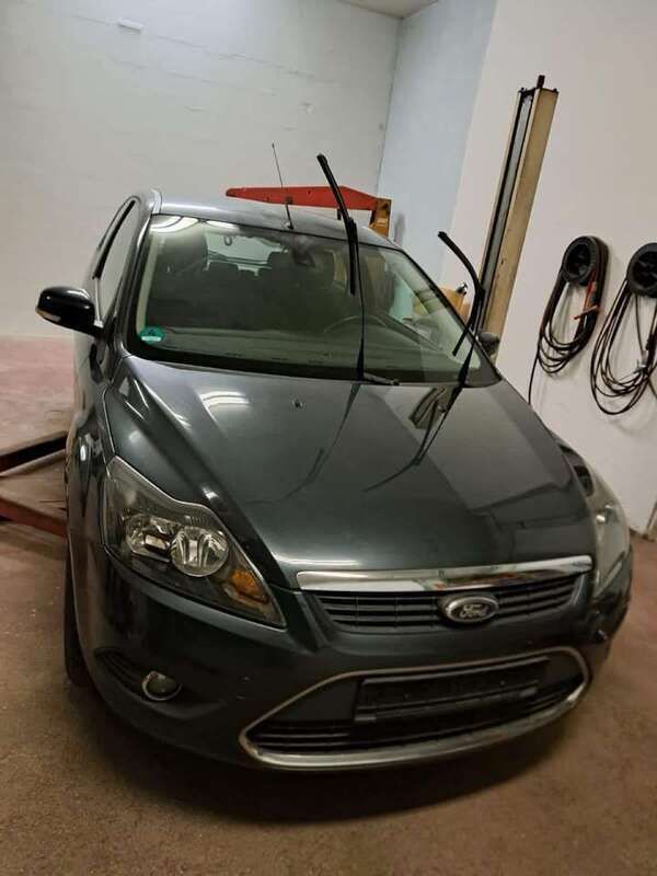 Gebraucht 2010 Ford Focus Limousine | 1.400 € (Superpreis) - Bild 1/4