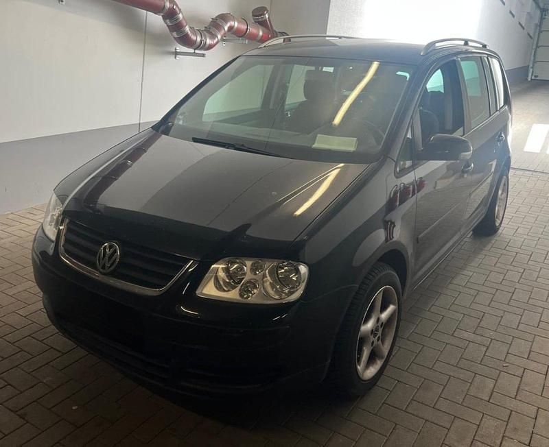 Schwarz Gebraucht 2004 VW Touran Van / Kleinbus | 1.350 € (Superpreis) - Bild 1/4