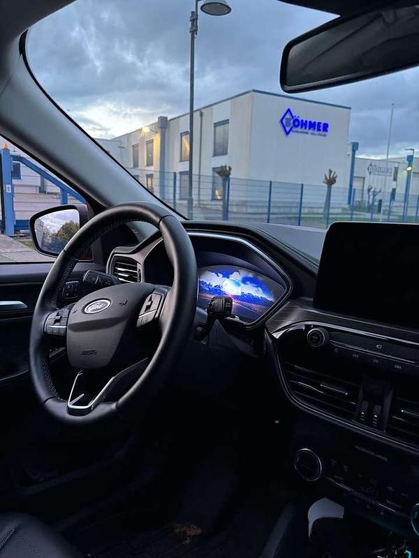 Rot Gebraucht 2021 Ford Kuga Vignale SUV | 27.000 € (Fairer Preis) - Bild 1/3