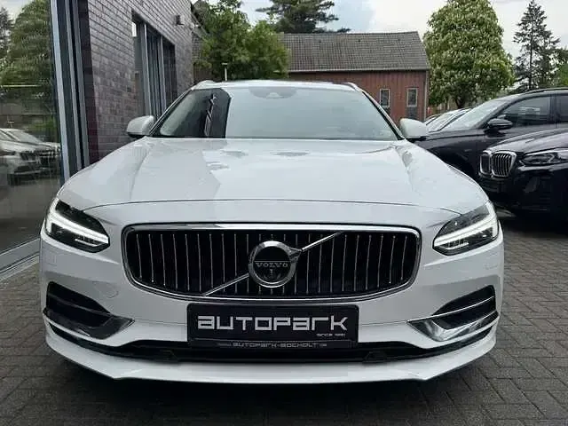 Gebraucht Volvo V90 Inscription 190 PS (139 kW) 2019 Crystal white (metallic) Kombi