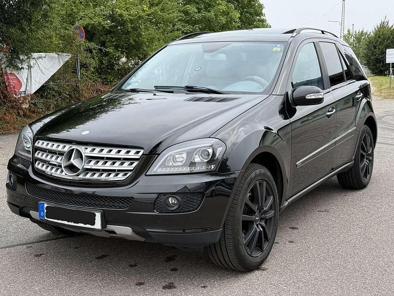 Schwarz Gebraucht 2006 Mercedes ML320 SUV | 7.495 € (Superpreis) - Bild 1/4