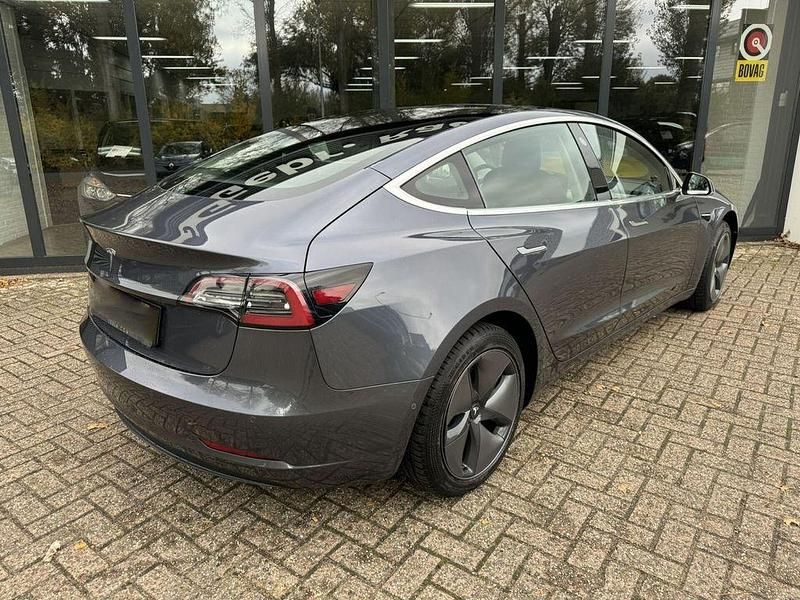 Gebraucht Tesla Model 3 Standard Range Plus 239 kW (325 PS) 2019 Grau Limousine