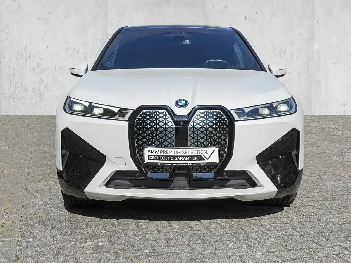 Gebraucht BMW iX M Sport 264 kW (360 PS) 2024 Mineralweiss SUV