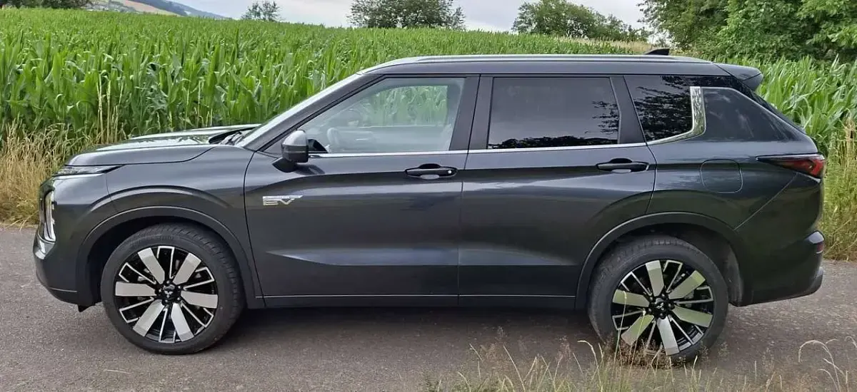 Gebraucht Mitsubishi Outlander P-HEV Edition 306 PS (225 kW) 2025 Basaltgrau (metallic) SUV