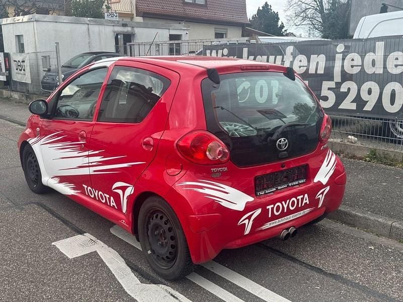 Gebraucht Toyota Aygo Cool 68 PS (50 kW) 2007 Rot Kleinwagen