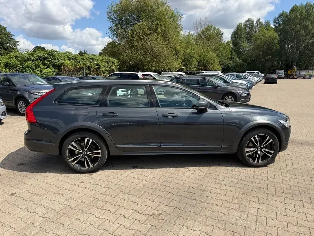 Gebraucht Volvo V90 CC Basis 235 PS (172 kW) 2018 Grau Kombi