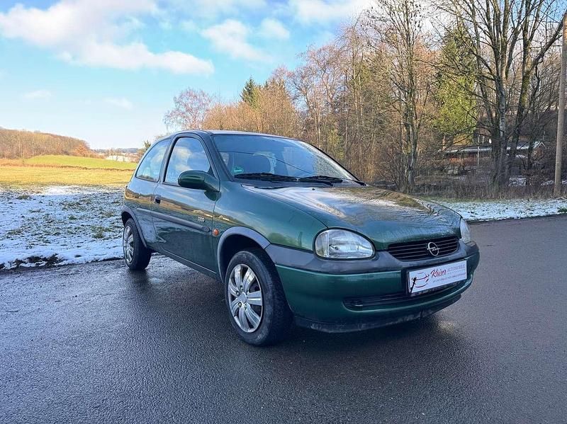 Gebraucht Opel Corsa 65 PS (47 kW) 2000 Grün Limousine