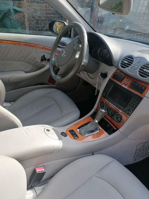 Gebraucht Mercedes CLK320 Elegance 218 PS (160 kW) 2004 Schwarz Coupé