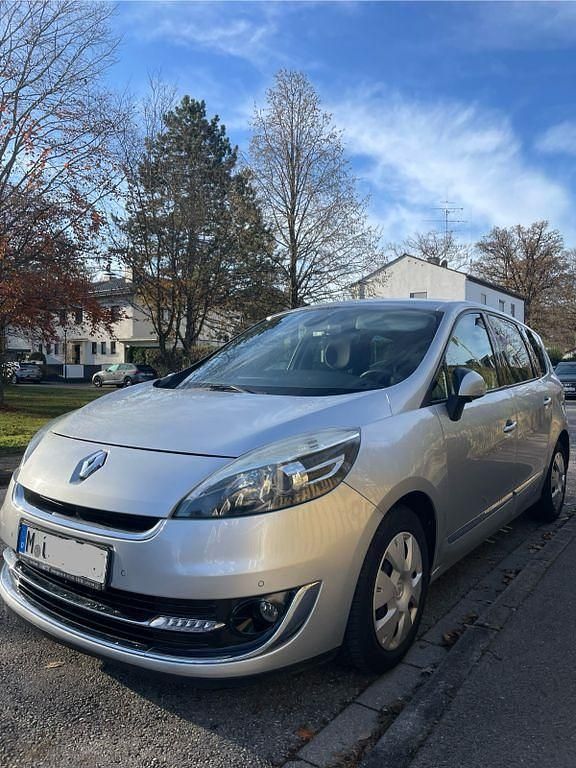 Gebraucht Renault Grand Scénic III 131 PS (96 kW) 2012 Silber Van / Kleinbus