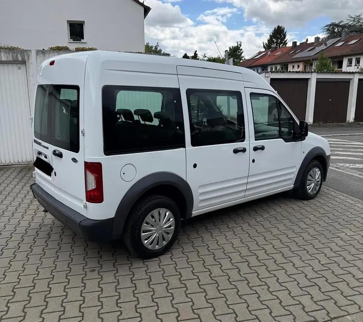 Gebraucht Ford Tourneo 90 PS (66 kW) 2011 Weiß Kombi