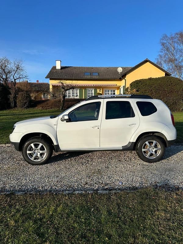 Gebraucht Dacia Duster 105 PS (77 kW) 2011 Weiß SUV