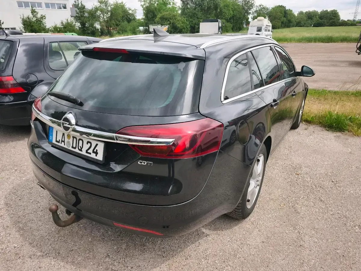 Gebraucht Opel Insignia 170 PS (125 kW) 2016 Schwarz Kombi