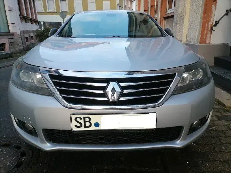 Gebraucht Renault Latitude 150 PS (110 kW) 2011 Silber Limousine