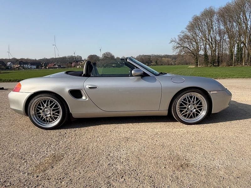 Gebraucht Porsche Boxster 220 PS (161 kW) 2000 Silber Cabrio