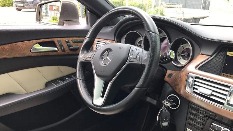 Beige Gebraucht 2013 Mercedes CLS350 Limousine | 12.900 € (Guter Preis) - Bild 1/3
